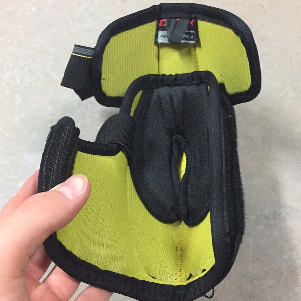 CCM 2052 PRO YOUTH HOCKEY ELBOWPADS - Picture 3 of 4